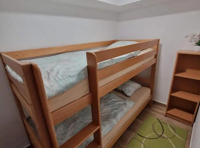 Apartma Vidovic アパート Rateče